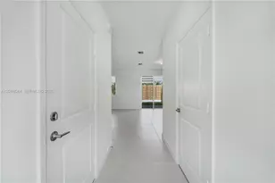 701 SE 13th St Cir, Homestead, FL 33034 - Photo 5
