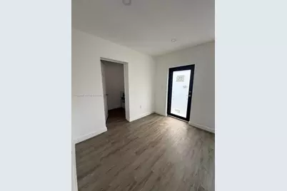 2530 NW 14th Ct, Fort Lauderdale, FL 33311 - Photo 9