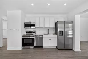 2530 NW 14th Ct, Fort Lauderdale, FL 33311 - Photo 5