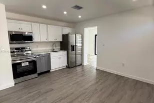 2530 NW 14th Ct, Fort Lauderdale, FL 33311 - Photo 3