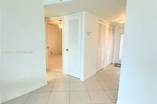 9660 Sunrise Lakes Blvd, Sunrise, FL 33322 - Photo 13