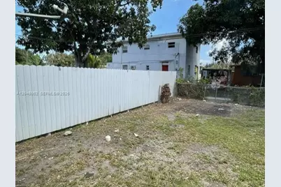 1240 NW 102nd St #1240, Miami, FL 33147 - Photo 21