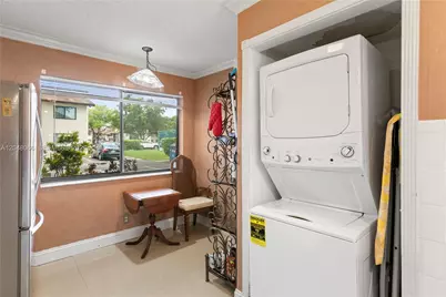 204 E Laurel Dr #1204, Margate, FL 3063 - Photo 7