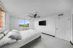 3001 W Rolling Hills Cir, Davie, FL 33328 - Photo 19