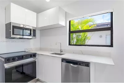 551 NE 26th St #1, Wilton Manors, FL 33305 - Photo 3