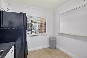 359 Lakeview Dr, Weston, FL 33326 - Photo 9