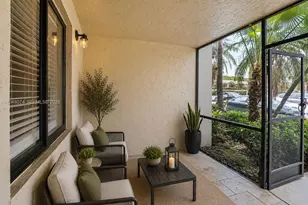 359 Lakeview Dr, Weston, FL 33326 - Photo 3