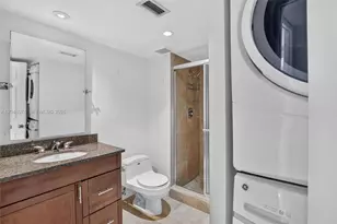 359 Lakeview Dr, Weston, FL 33326 - Photo 35