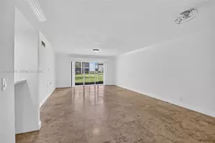 359 Lakeview Dr, Weston, FL 33326 - Photo 13