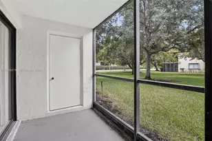 359 Lakeview Dr, Weston, FL 33326 - Photo 21