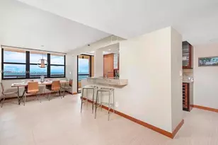 2555 Collins Ave, Miami Beach, FL 33140 - Photo 17