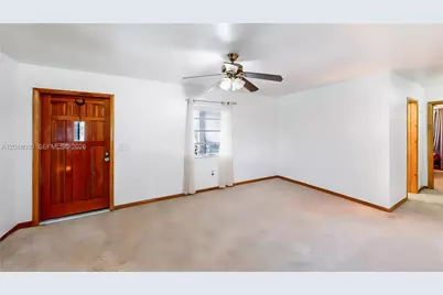 1560 NE 12th St, Homestead, FL 33033 - Photo 7