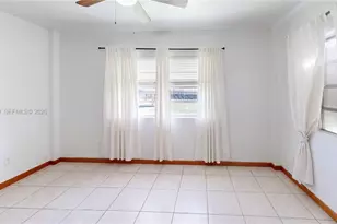 1560 NE 12th St, Homestead, FL 33033 - Photo 11