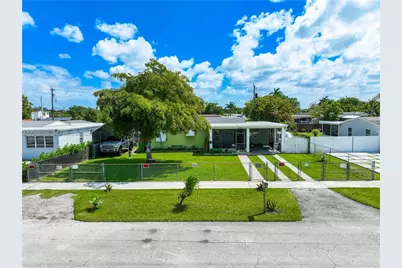 1560 NE 12th St, Homestead, FL 33033 - Photo 1