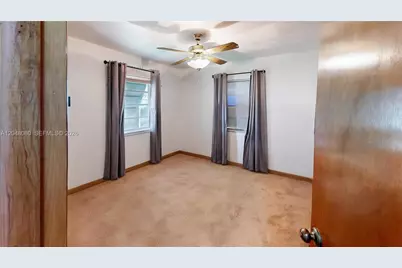1560 NE 12th St, Homestead, FL 33033 - Photo 25
