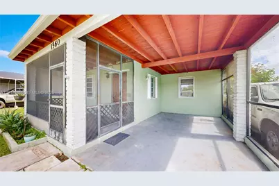 1560 NE 12th St, Homestead, FL 33033 - Photo 3