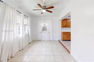 1560 NE 12th St, Homestead, FL 33033 - Photo 13
