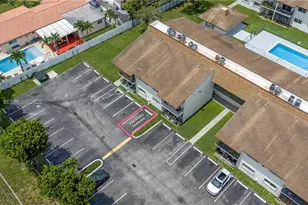 9520 SW 8th St, Miami, FL 33174 - Photo 25