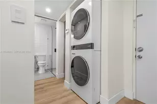 9520 SW 8th St, Miami, FL 33174 - Photo 5