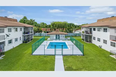 9520 SW 8th St #203, Miami, FL 33174 - Photo 23