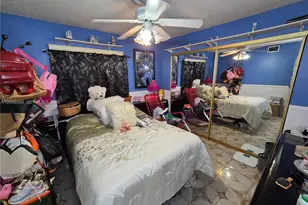 1555 W 44th Pl, Hialeah, FL 33012 - Photo 29