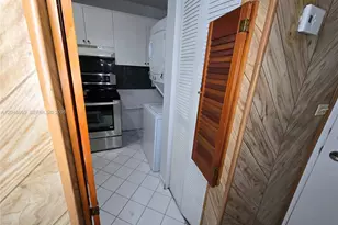 1555 W 44th Pl, Hialeah, FL 33012 - Photo 11