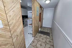 1555 W 44th Pl, Hialeah, FL 33012 - Photo 23