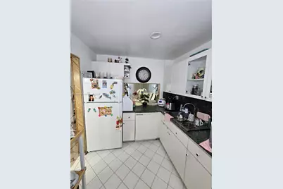 1555 W 44th Pl #235, Hialeah, FL 33012 - Photo 7
