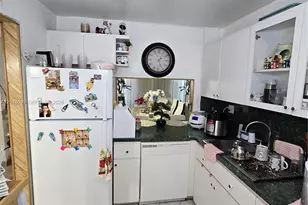 1555 W 44th Pl, Hialeah, FL 33012 - Photo 7