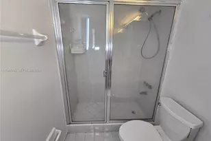 1555 W 44th Pl, Hialeah, FL 33012 - Photo 25
