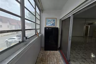 1555 W 44th Pl, Hialeah, FL 33012 - Photo 29