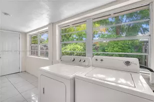 261 SW 15th St, Dania Beach, FL 33004 - Photo 13