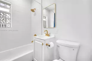 261 SW 15th St, Dania Beach, FL 33004 - Photo 9