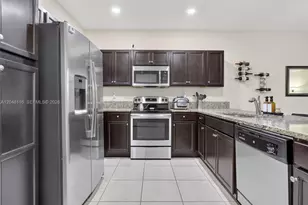 5918 NW 56th Pl, Tamarac, FL 33319 - Photo 3