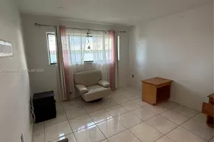 468 NE 206th Ln, Miami, FL 33179 - Photo 3