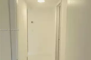 13987 NE 2nd Ave, Miami, FL 33161 - Photo 5