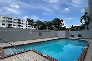8231 NW 8th St, Miami, FL 33126 - Photo 23