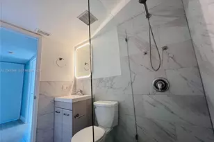 8231 NW 8th St, Miami, FL 33126 - Photo 15