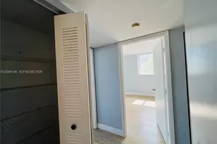 8231 NW 8th St, Miami, FL 33126 - Photo 13