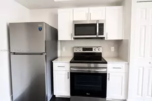 2452 Centergate Dr, Miramar, FL 33025 - Photo 15
