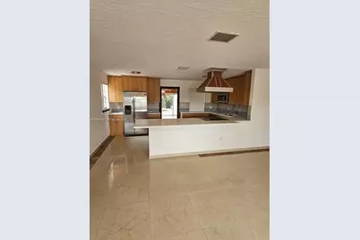 10955 SW 56th St, Miami, FL 33165 - Photo 9