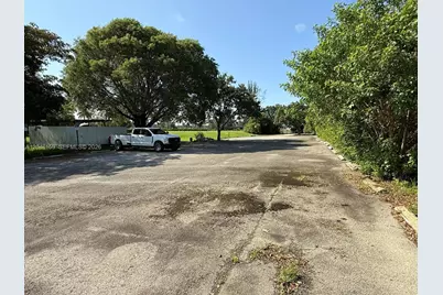 18500 Griffin Rd, Southwest Ranches, FL 33332 - Photo 13