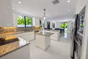 471 SW 30th Rd, Miami, FL 33129 - Photo 9