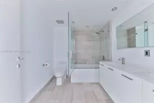 1300 Brickell Bay Dr, Miami, FL 33131 - Photo 19