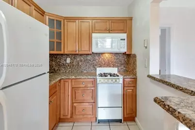 1280 W 54th St #313B, Hialeah, FL 33012 - Photo 9