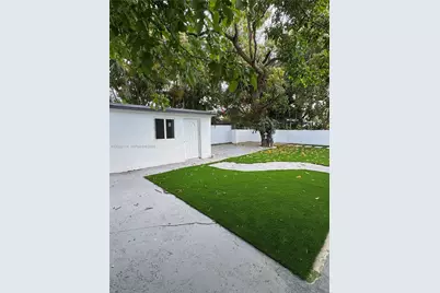 250 NW 45 St, Miami, FL 33127 - Photo 11