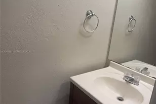 7885 NW 7th Ct, Plantation, FL 33324 - Photo 11