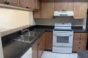 7885 NW 7th Ct, Plantation, FL 33324 - Photo 5
