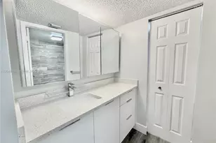 8600 NW 34th Pl, Sunrise, FL 33351 - Photo 11