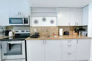 19201 Collins Ave, Sunny Isles Beach, FL 33160 - Photo 7